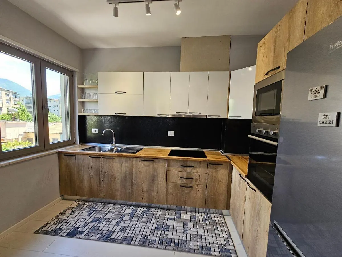Tower Bridge Apartment Tirana 0*,  Albanien