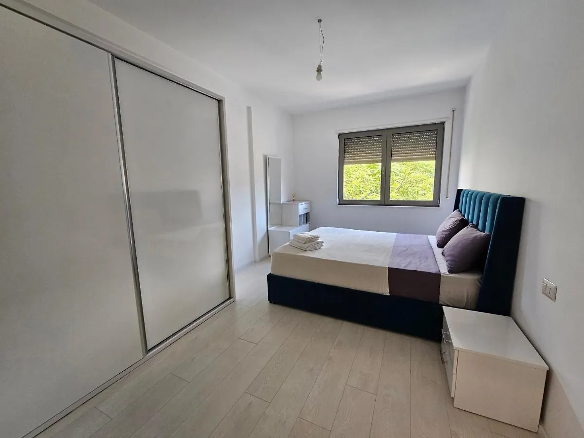 Tower Bridge Apartment Tirana 0*,